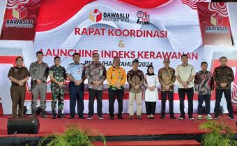 Foto Bersama Pimpinan Bawaslu Provinsi Riau dengan Forkopimda Provinsi Riau